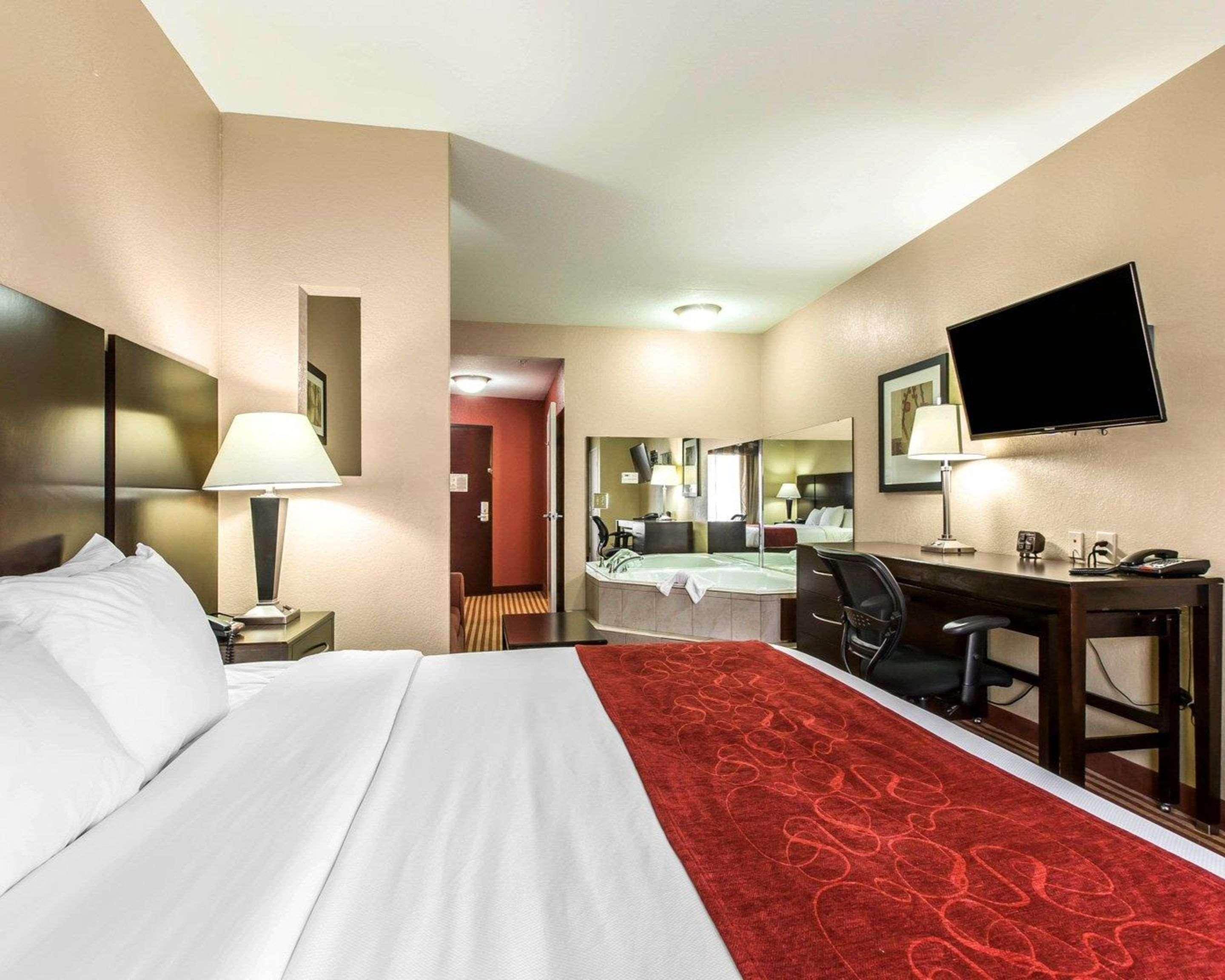 Comfort Suites Вейкросс Екстер'єр фото