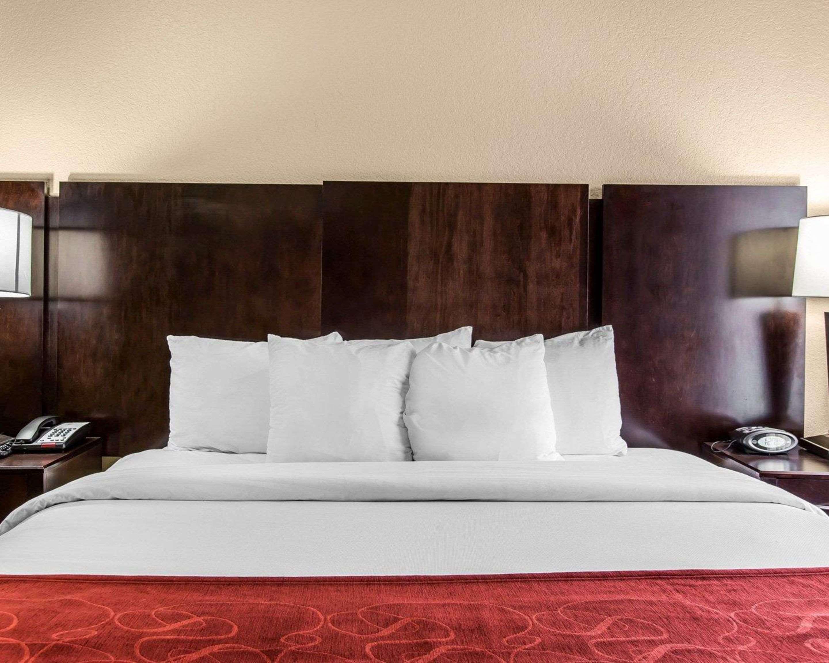 Comfort Suites Вейкросс Екстер'єр фото
