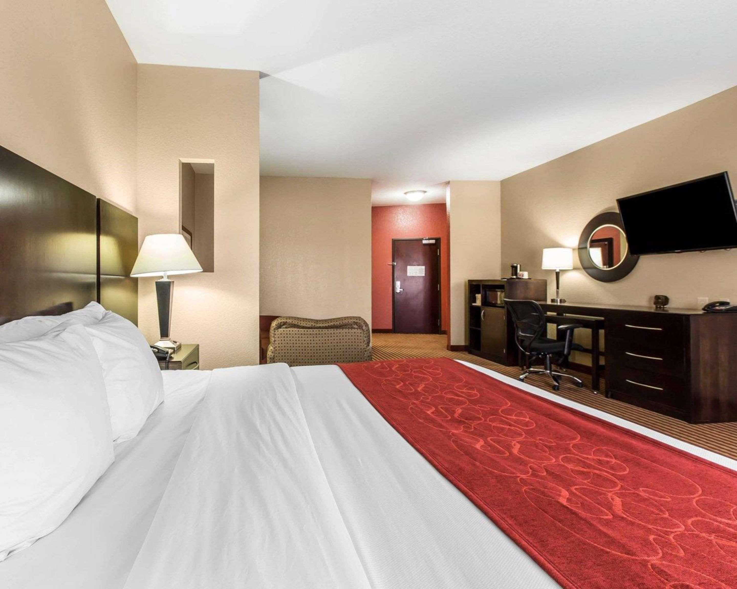 Comfort Suites Вейкросс Екстер'єр фото