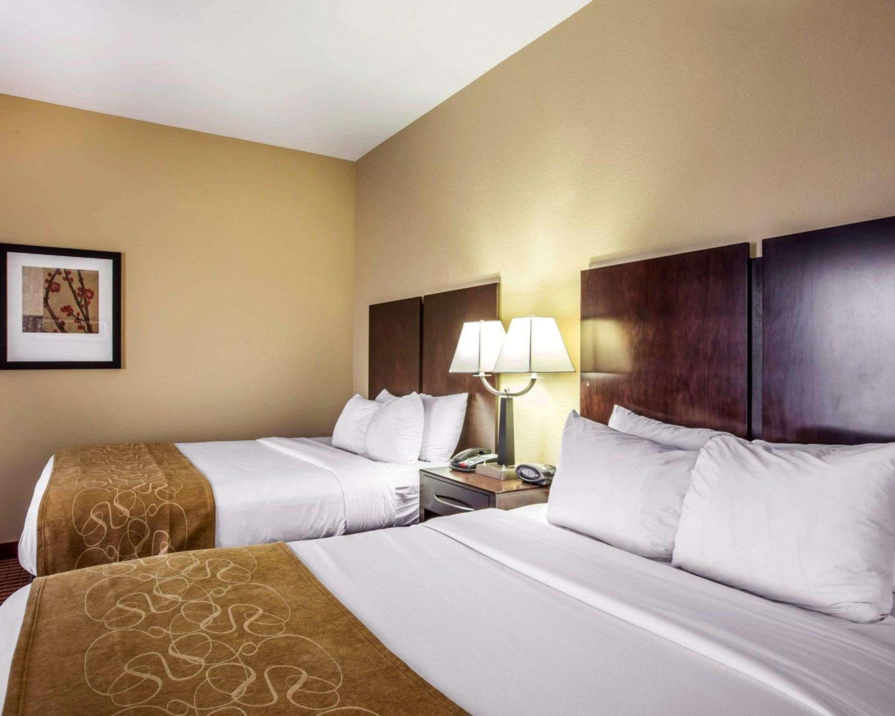 Comfort Suites Вейкросс Екстер'єр фото