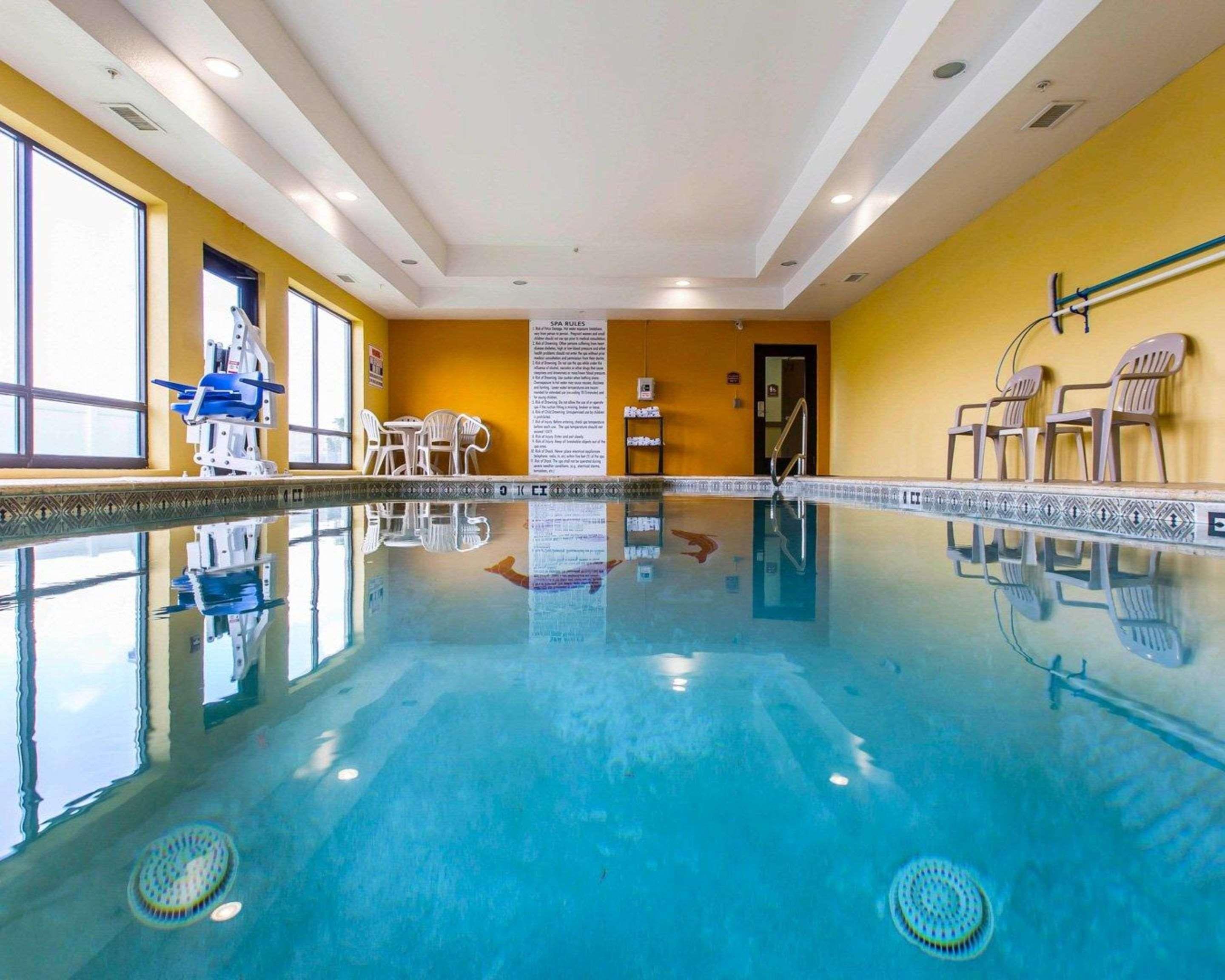 Comfort Suites Вейкросс Екстер'єр фото