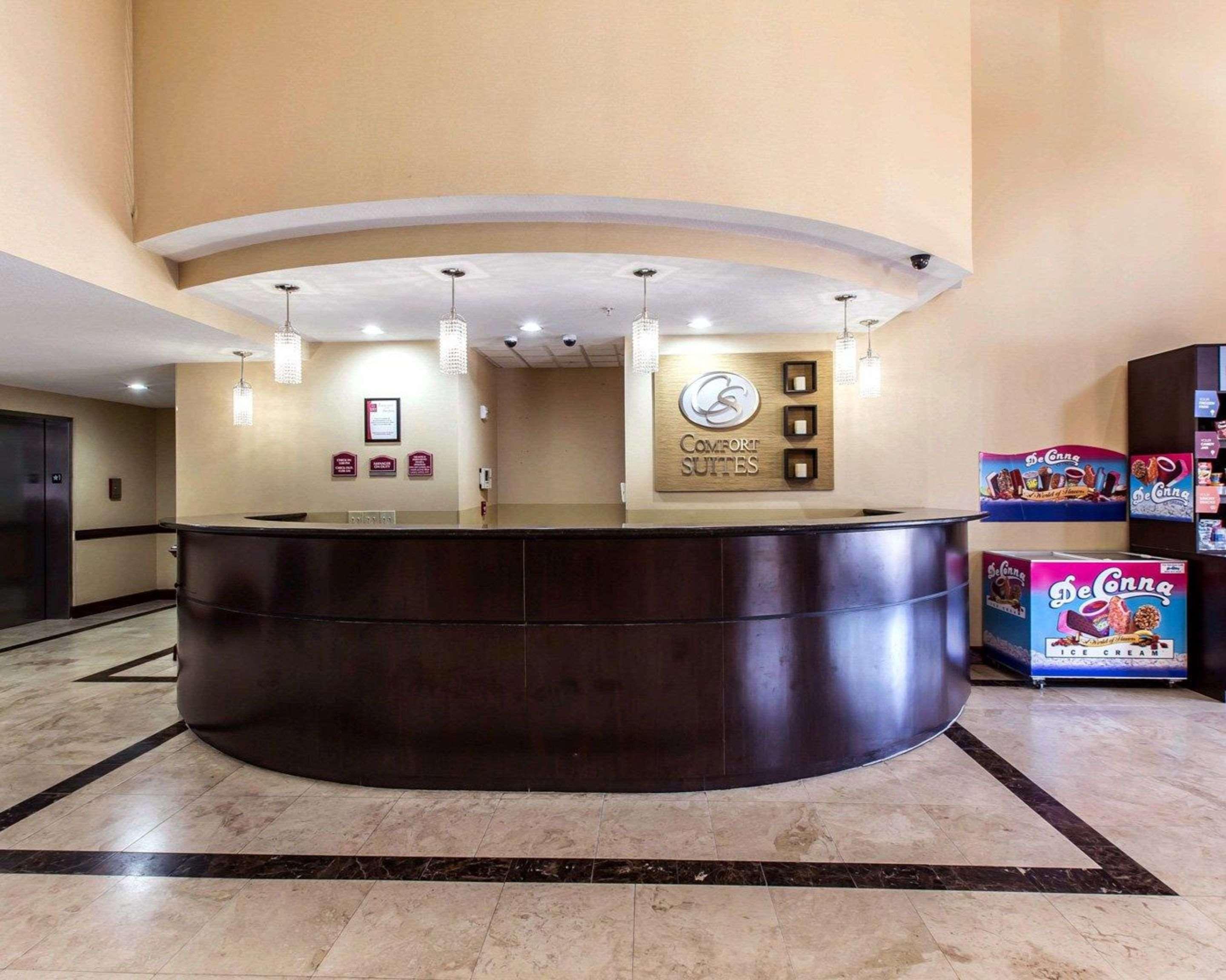 Comfort Suites Вейкросс Екстер'єр фото