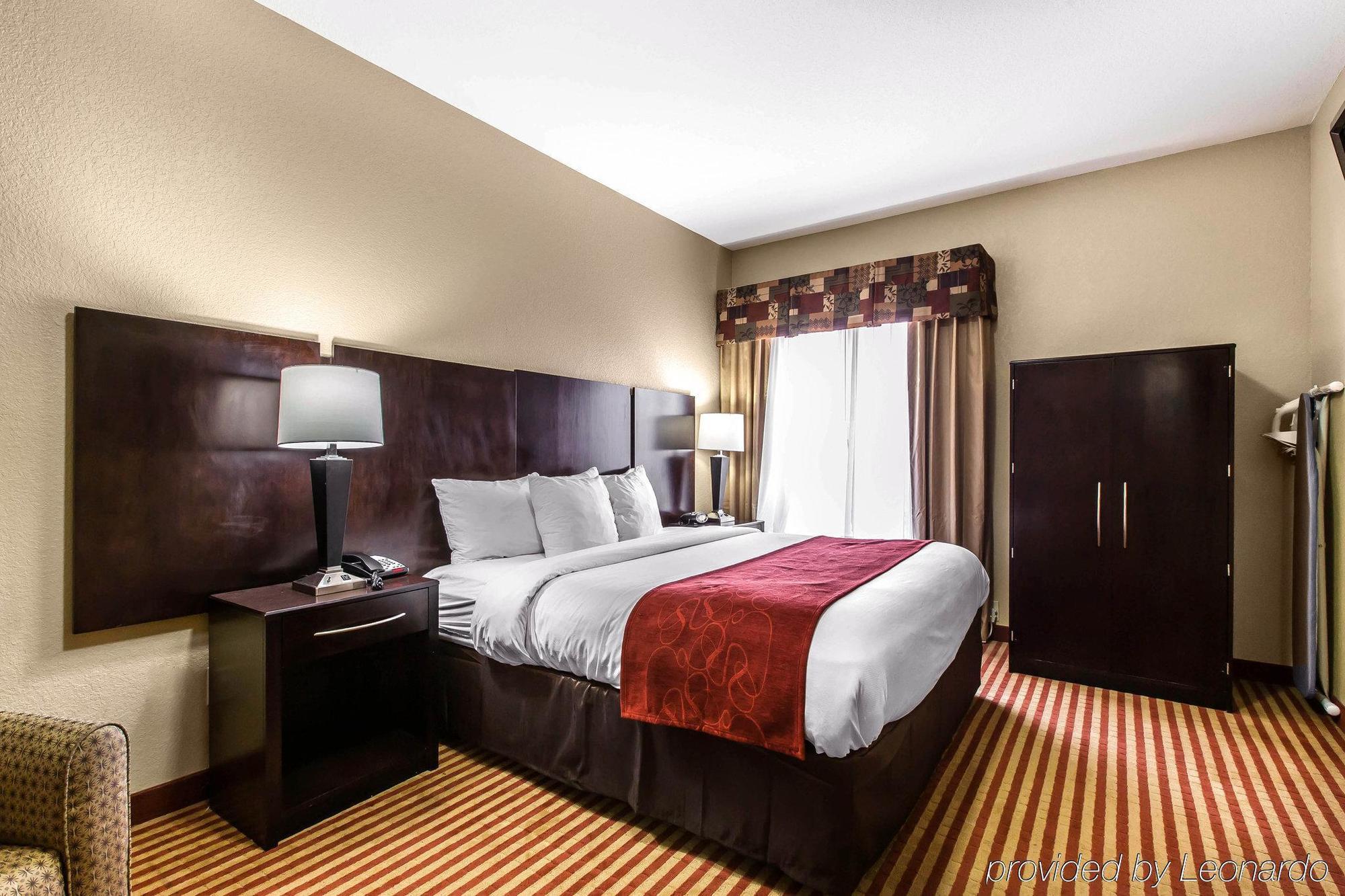 Comfort Suites Вейкросс Екстер'єр фото