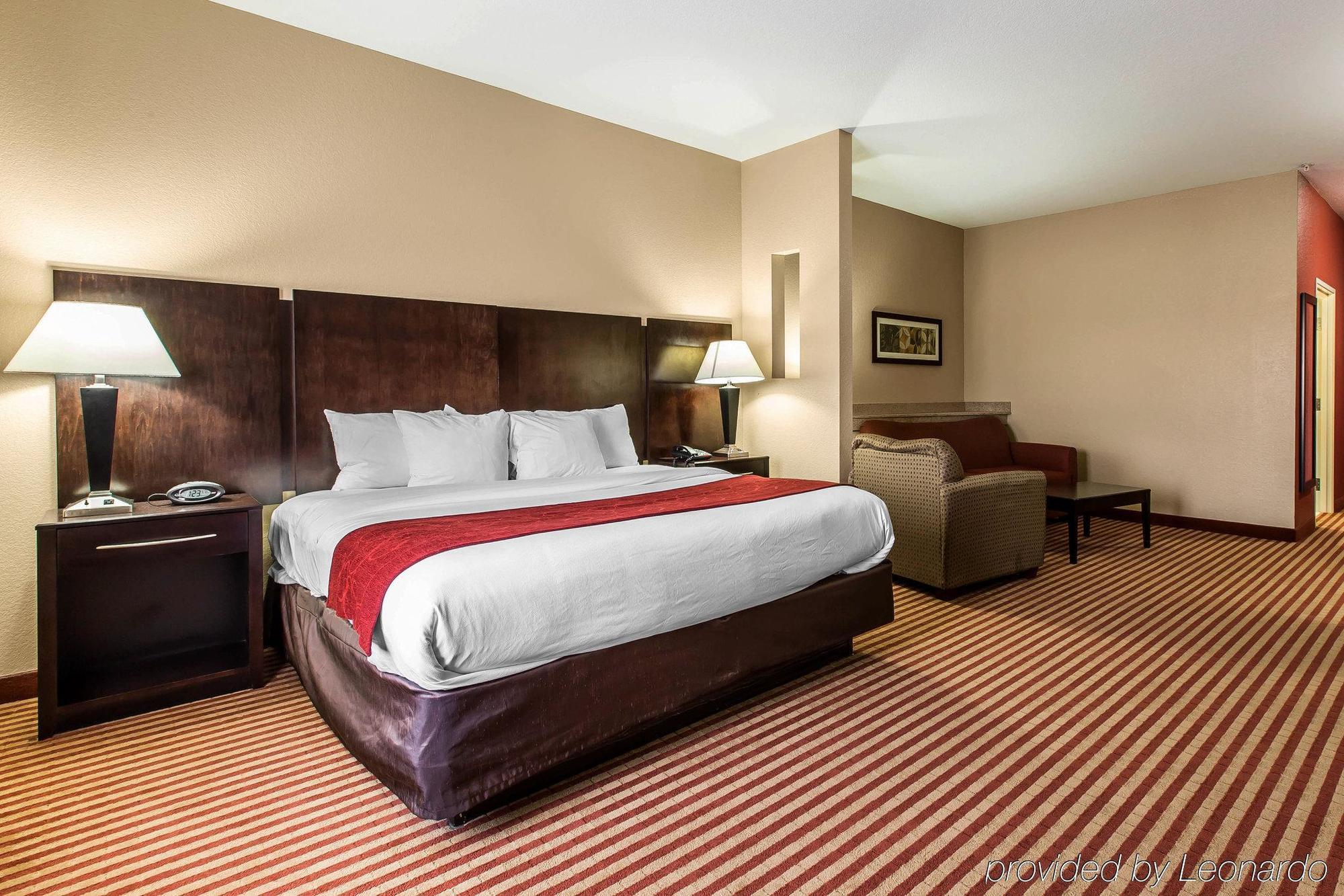 Comfort Suites Вейкросс Екстер'єр фото